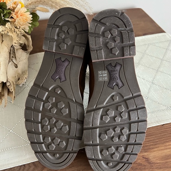 Wexford Brogue Waterproof Chelsea Boot - Picture 4 of 5